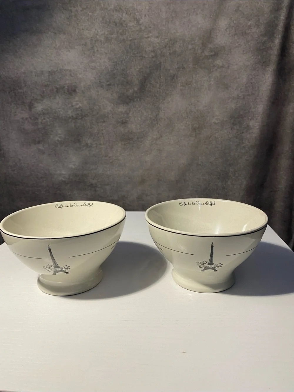 Set of 2 Kiss That Frog Cafe de la Tour Eiffel Paris Pedestal Bowls